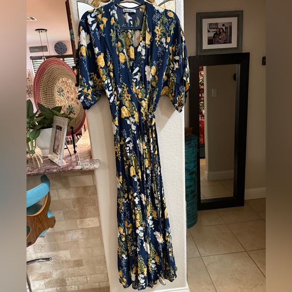 Reformation Winslow Maxi Kimono Dress - Picture 5 of 17